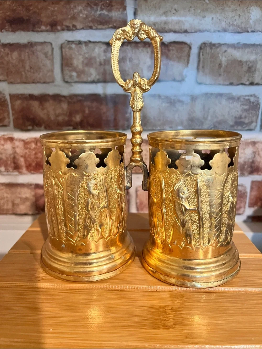 Ornate Gold Utensil holder with Handle